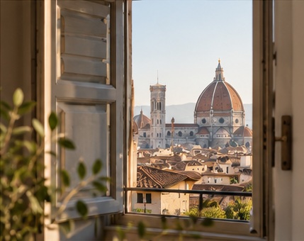 Finestra con persiana aperta sui tetti di Firenze e sulla cupola del Duomo